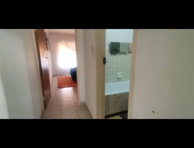 2 BEDROOM FLAT FOR SALE IN VEREENIGING CENTRAL